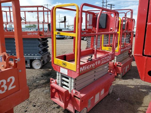 16915751 - 2022 MEC LIFT RED photo 4