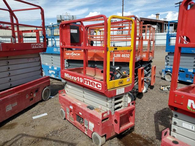 16916388 - 2022 MEC LIFT RED photo 3