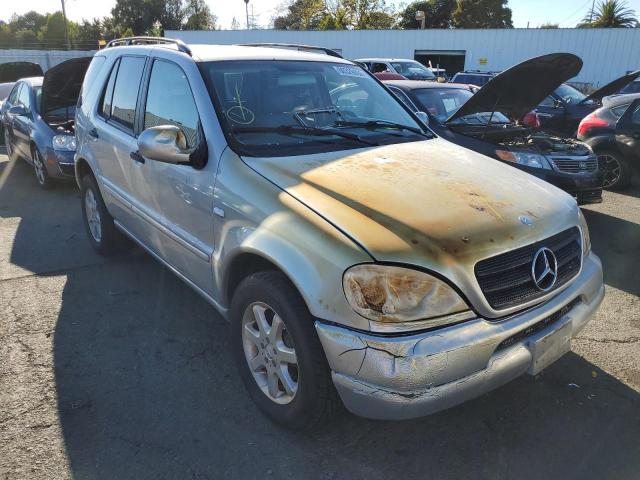 4JGAB72E0YA159196 - 2000 MERCEDES-BENZ ML 430 SILVER photo 1