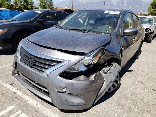 3N1CN7AP8HL828902 - 2017 NISSAN VERSA S GRAY photo 2