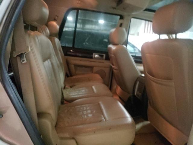 5LMFU285X5LJ20915 - 2005 LINCOLN NAVIGATOR 金色 照片 6