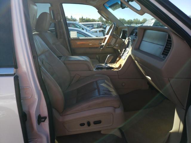 5LMJJ3H50AEJ02818 - 2010 LINCOLN NAVIGATOR WHITE photo 5