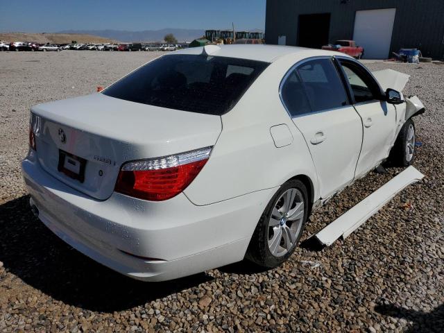 WBANV1C58AC443854 - 2010 BMW 528 XI WHITE photo 4