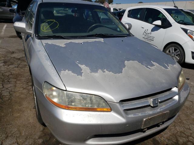 1HGCG1649XA066898 - 1999 HONDA ACCORD LX BEIGE photo 9