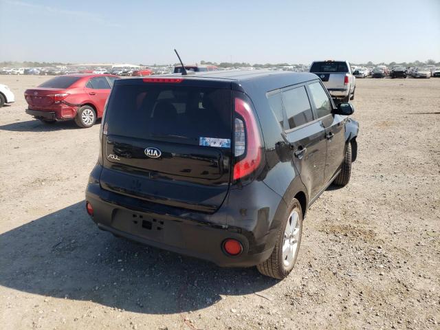 KNDJN2A20J7599749 - 2018 KIA SOUL BLACK photo 4