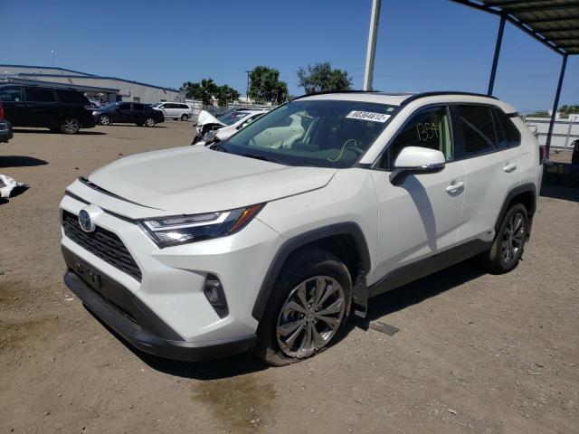 JTMB6RFV5ND523366 - 2022 TOYOTA RAV4 XLE P WHITE photo 2