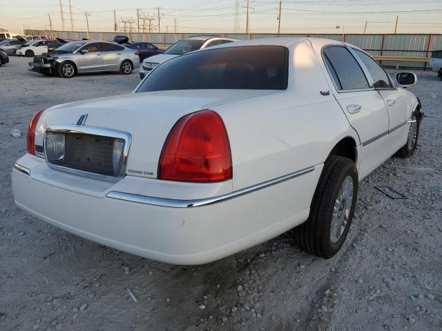 2LNBL8CV8AX623421 - 2010 LINCOLN TOWN CAR S WHITE photo 4