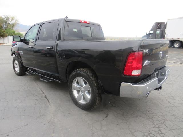 1C6RR7LM3FS725763 - 2015 RAM 1500 SLT BLACK photo 3