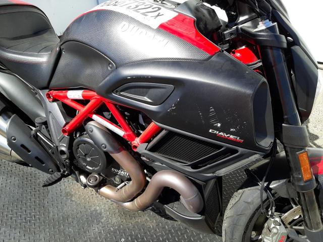 ZDM13BSW9FB019754 - 2015 DUCATI DIAVEL RED photo 9