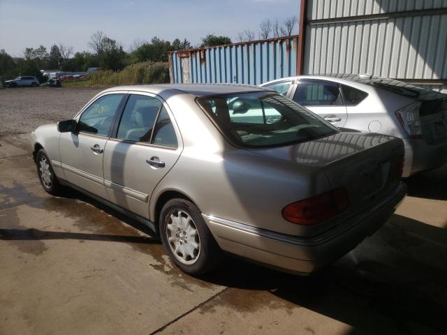 WDBJF25F3WA628891 - 1998 MERCEDES-BENZ E 300TD BEIGE photo 3