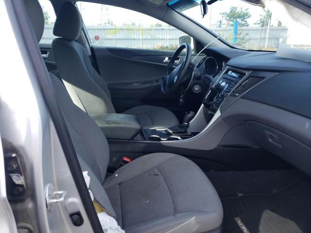 5NPEB4AC9CH485570 - 2012 HYUNDAI SONATA GLS SILVER photo 5