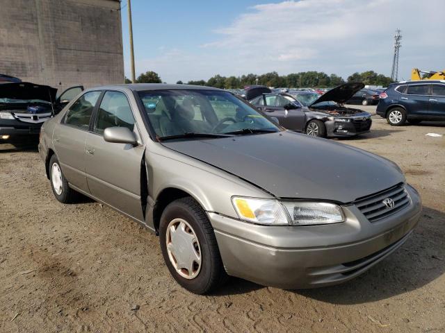 4T1BG22K1XU392502 - 1999 TOYOTA CAMRY CE SILVER photo 1