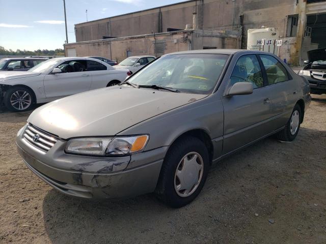 4T1BG22K1XU392502 - 1999 TOYOTA CAMRY CE SILVER photo 2