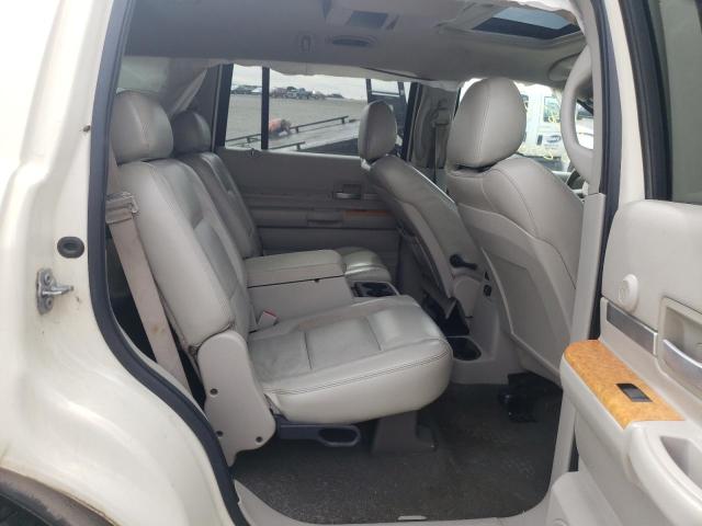 1A8HW582X7F529704 - 2007 CHRYSLER ASPEN LIMI WHITE photo 6