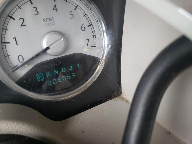 1A8HW582X7F529704 - 2007 CHRYSLER ASPEN LIMI WHITE photo 8