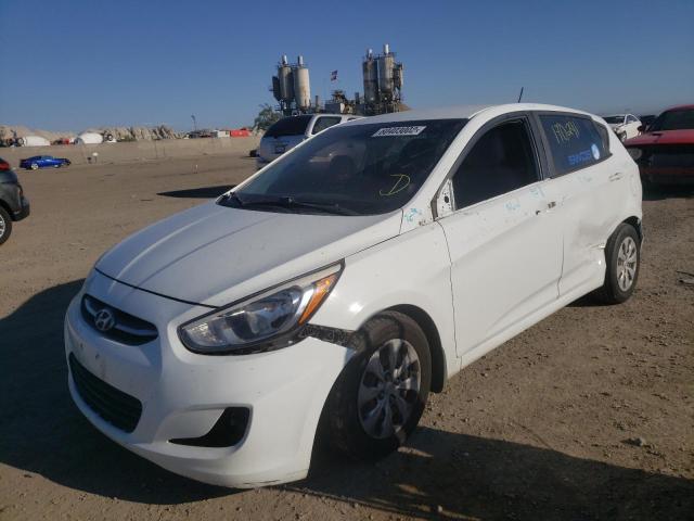 KMHCT5AE2FU233631 - 2015 HYUNDAI ACCENT GS WHITE photo 2