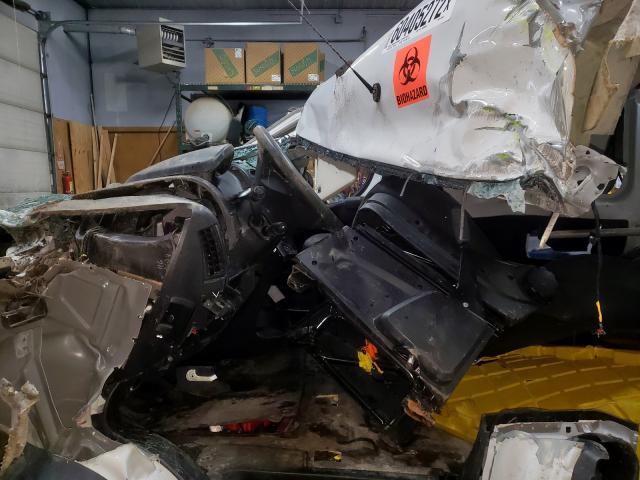 3C6TRVDG3KE532478 - 2019 RAM PROMASTER WHITE photo 5