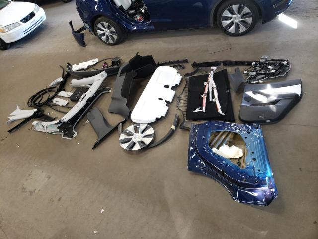 5YJYGDEE3LF032490 - 2020 TESLA MODEL Y Синий фото 9