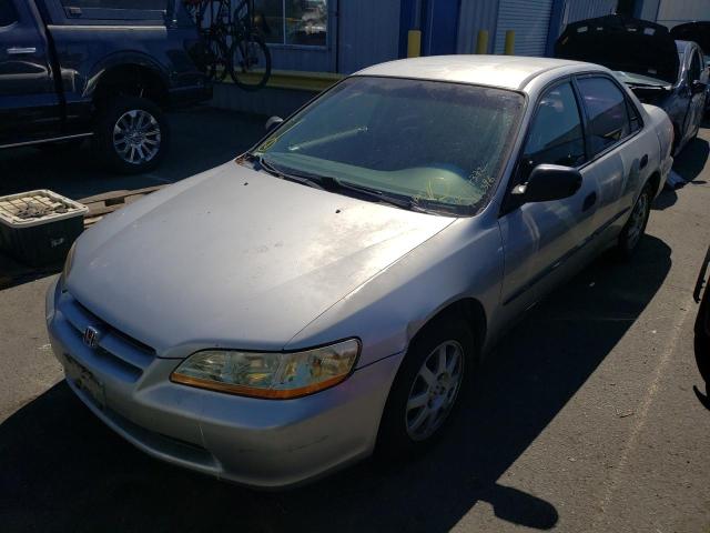 JHMCF864XYC000214 - 2000 HONDA ACCORD DX SILVER photo 2