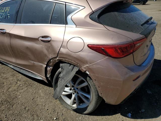 SJKCH5CP7HA020468 - 2017 INFINITI QX30 BASE TAN photo 9