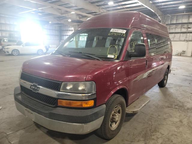 1GBHG39U271137035 - 2007 CHEVROLET EXPRESS MAROON photo 2