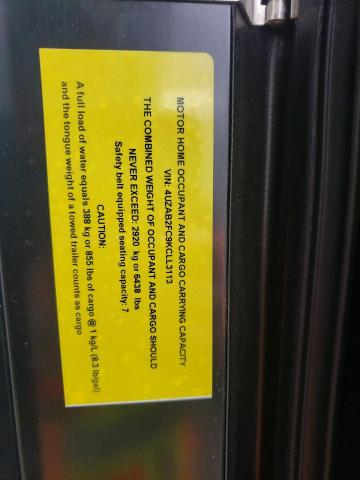 4UZAB2FC9KCLL3113 - 2019 FREIGHTLINER CHASSIS XC შავი ფოტო 10