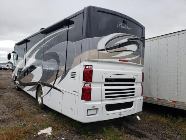 4UZAB2FC9KCLL3113 - 2019 FREIGHTLINER CHASSIS XC შავი ფოტო 3