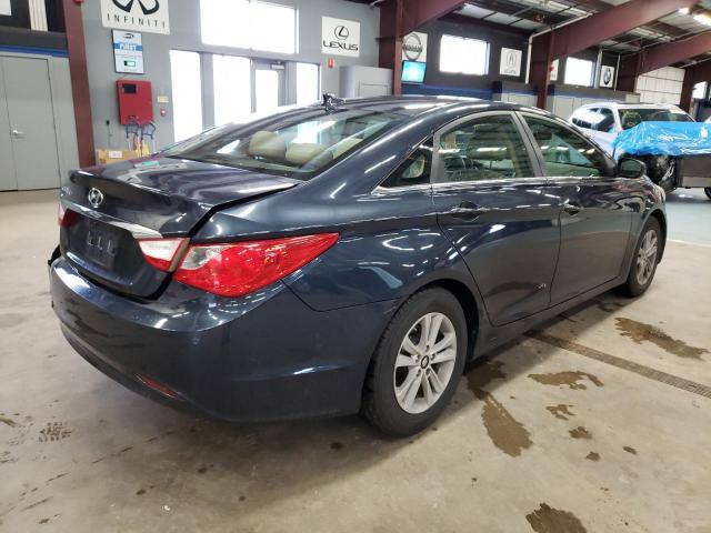 5NPEB4AC5CH355916 - 2012 HYUNDAI SONATA GLS BLUE photo 4