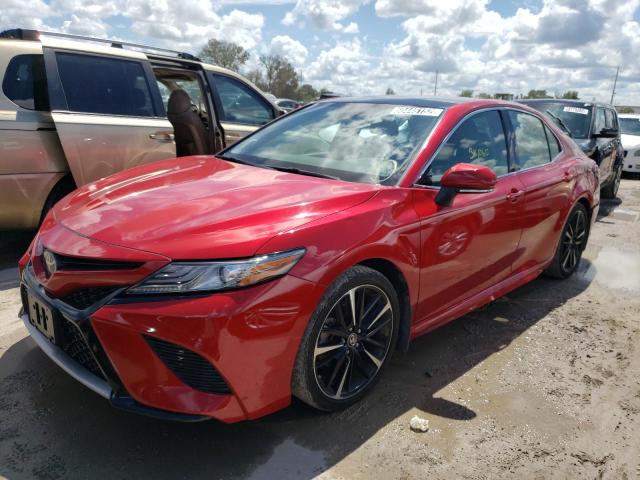 4T1B61HK8KU213742 - 2019 TOYOTA CAMRY XSE RED photo 2