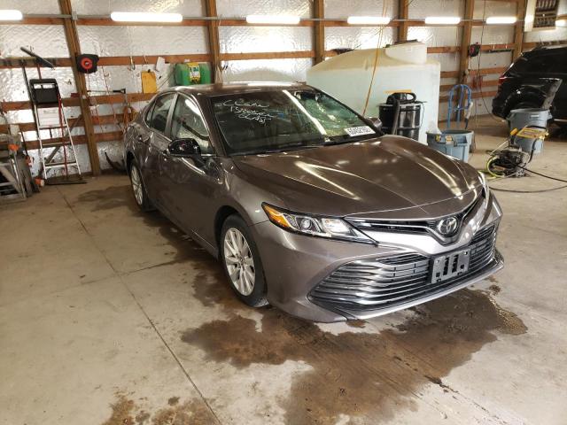 4T1B11HK2JU626768 - 2018 TOYOTA CAMRY L GRAY photo 1