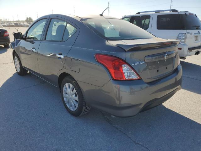 3N1CN7AP6JL846014 - 2018 NISSAN VERSA S GRAY photo 3