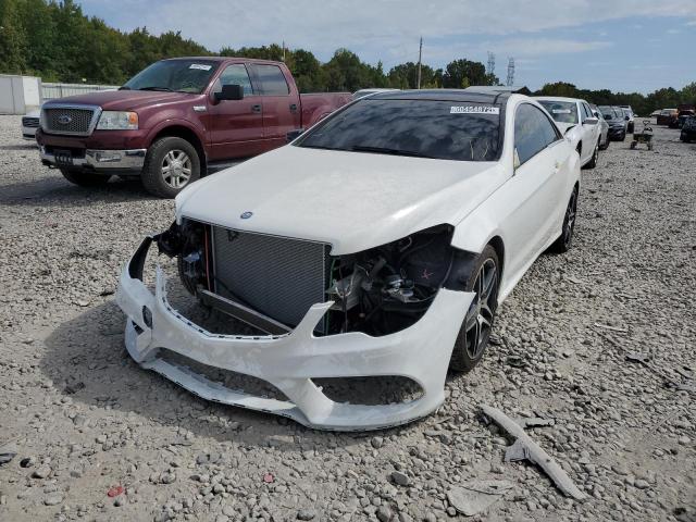 WDDKJ6HBXHF359093 - 2017 MERCEDES-BENZ E 400 4MAT WHITE photo 2