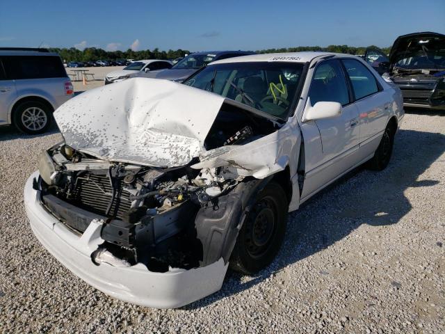 4T1BG22KXYU935749 - 2000 TOYOTA CAMRY CE WHITE photo 2