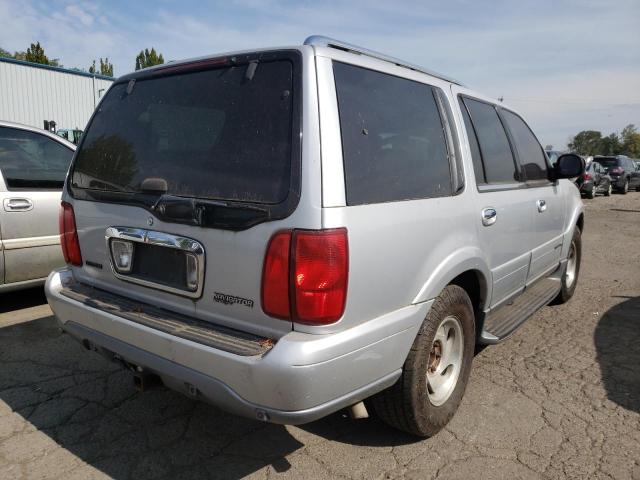 5LMFU28A2YLJ40321 - 2000 LINCOLN NAVIGATOR 银色 照片 4