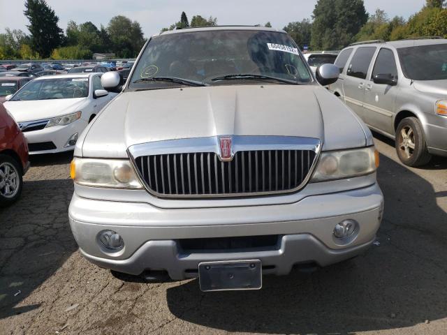 5LMFU28A2YLJ40321 - 2000 LINCOLN NAVIGATOR 银色 照片 9