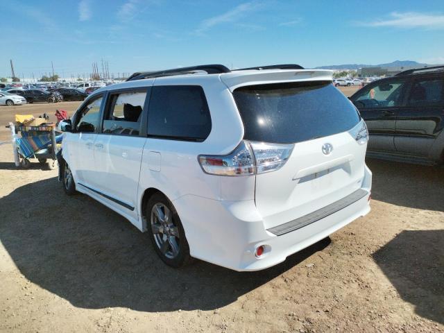 5TDXZ3DC4HS796903 - 2017 TOYOTA SIENNA SE WHITE photo 3