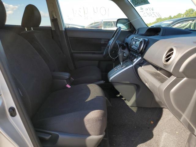 JTLZE4FE0A1117385 - 2010 TOYOTA SCION XB Silber Foto 5