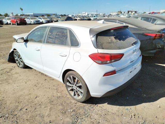 KMHH35LE6JU031774 - 2018 HYUNDAI ELANTRA GT WHITE photo 3