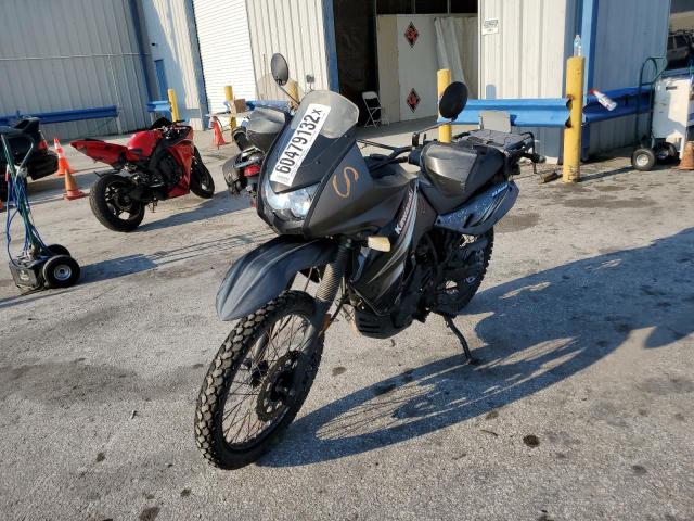 JKAKLEE12CDA44008 - 2012 KAWASAKI KL650 E BLACK photo 2