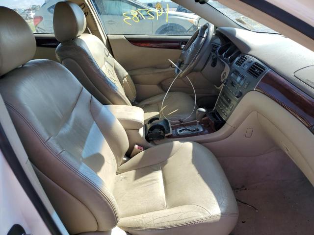 JTHBF30GX36001176 - 2003 LEXUS ES 300 WHITE photo 5