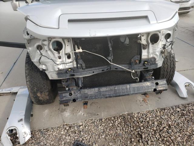 JTEBU11F58K048904 - 2008 TOYOTA FJ CRUISER SILVER photo 9