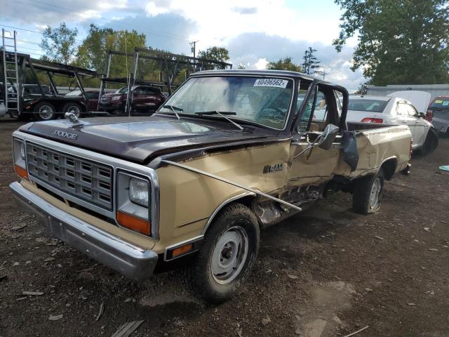 1B7FD14P0CS292754 - 1982 DODGE D-SERIES D CREAM photo 2