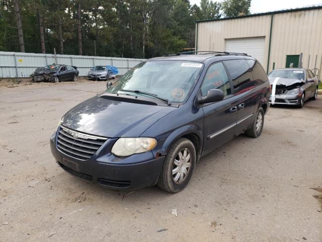 2A4GP54L17R314911 - 2007 CHRYSLER TOWN & COU BLUE photo 2