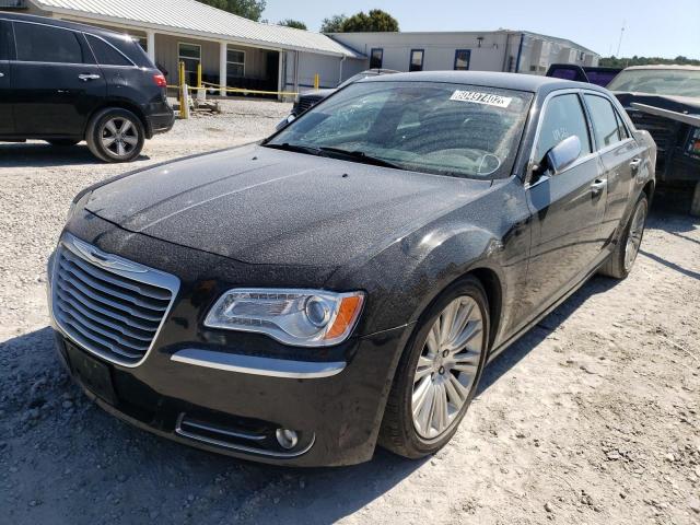 2C3CCAPT9CH312297 - 2012 CHRYSLER 300C LUXUR BLACK photo 2