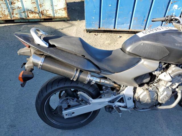 ZDCPC36154F000210 - 2004 HONDA CB600 F BLACK photo 6