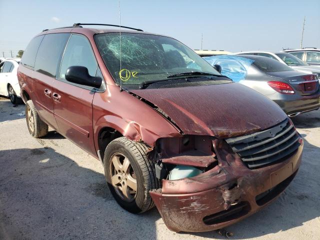 2A4GP44R57R143918 - 2007 CHRYSLER TOWN & COU RED photo 1