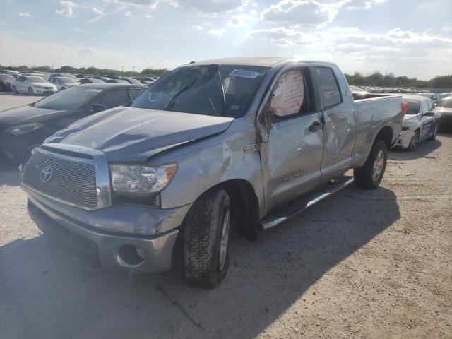 5TFRY5F13DX134379 - 2013 TOYOTA TUNDRA DOU SILVER photo 2