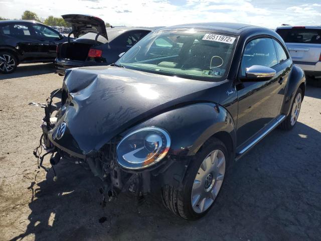 3VWVA7AT1DM663453 - 2013 VOLKSWAGEN BEETLE TUR BLACK photo 2