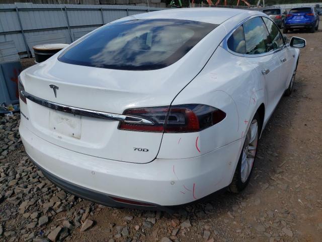 5YJSA1S21FF098735 - 2015 TESLA MODEL S 70 WHITE photo 4