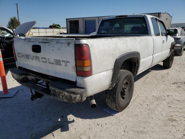 1GCHC29U31E290928 - 2001 CHEVROLET 2500 WHITE photo 4